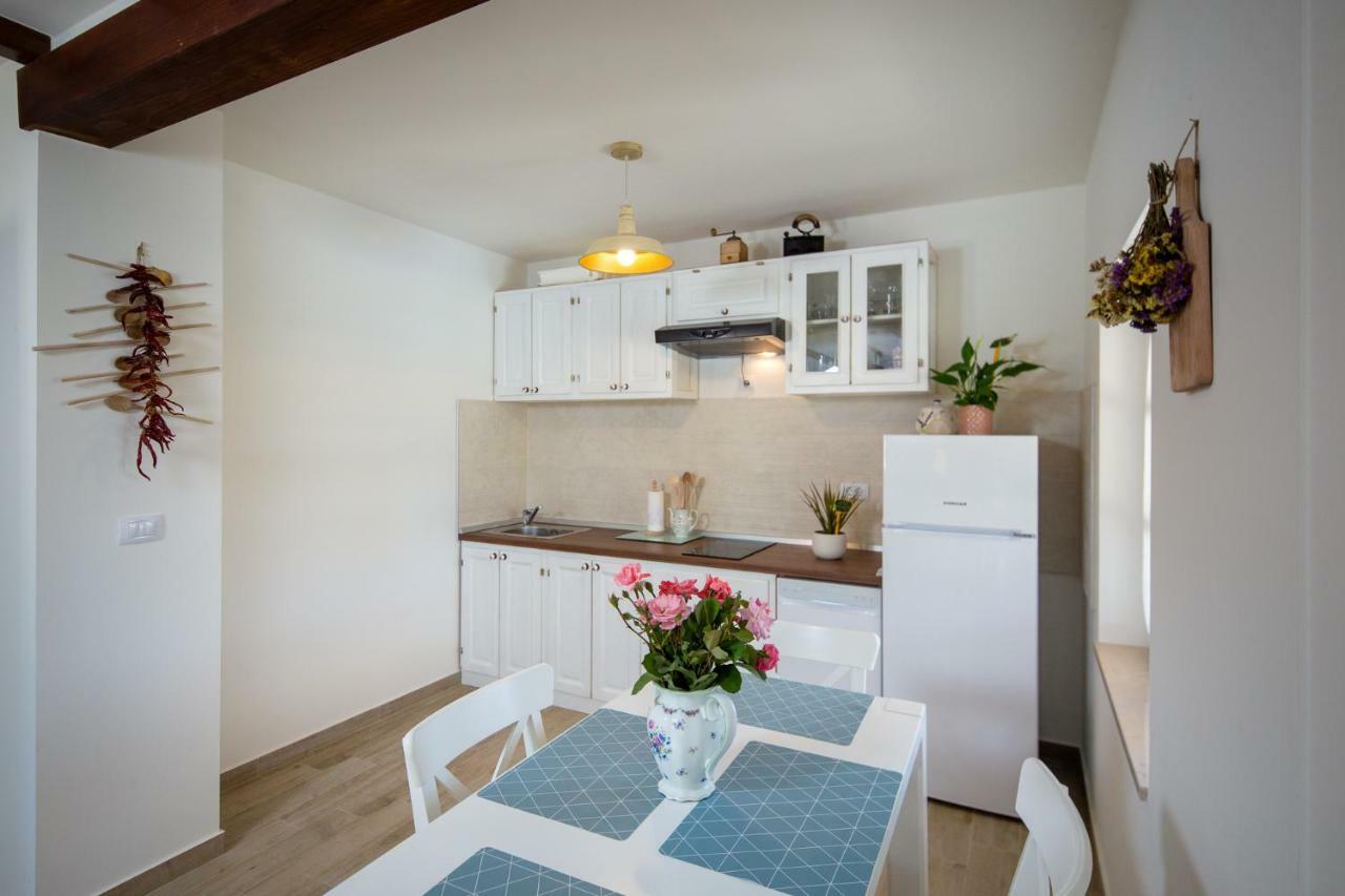 Appartement House Jozefina With Pool à Rovinj Extérieur photo