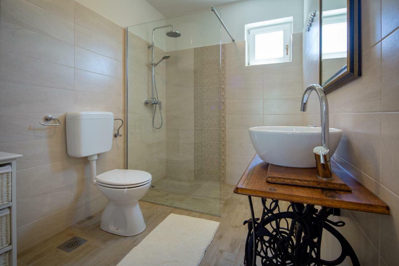Appartement House Jozefina With Pool à Rovinj Extérieur photo