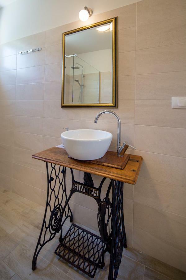 Appartement House Jozefina With Pool à Rovinj Extérieur photo